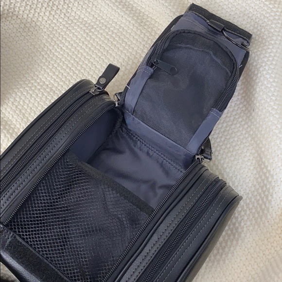 NWT Dockers Double-Barrel Travel Kit - Picture 3 of 6